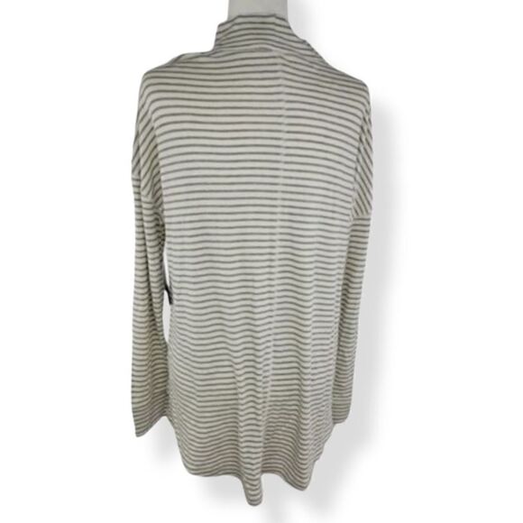 a.n.a  mocked neck striped Gray and White long sleeve tunic XL NWT - Picture 3 of 3